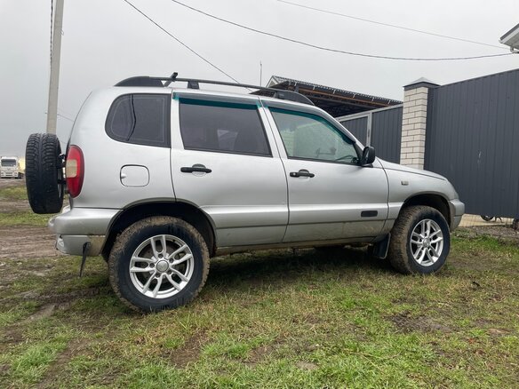 2006 Chevrolet Niva I, серебристый, 300000 рублей - вид 4