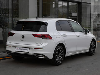 2020 Volkswagen Golf VIII, белый, 2549000 рублей, вид 5