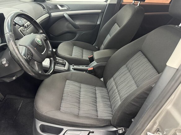 2012 Skoda Octavia II (A5) Рестайлинг, бежевый, 880000 рублей - вид 9