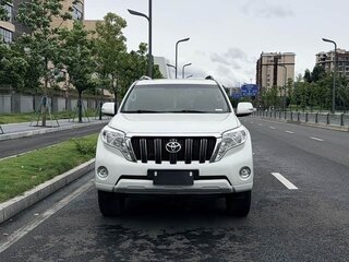 2015 Toyota Land Cruiser Prado 150 Series Рестайлинг 1, белый, 3823750 рублей, вид 2