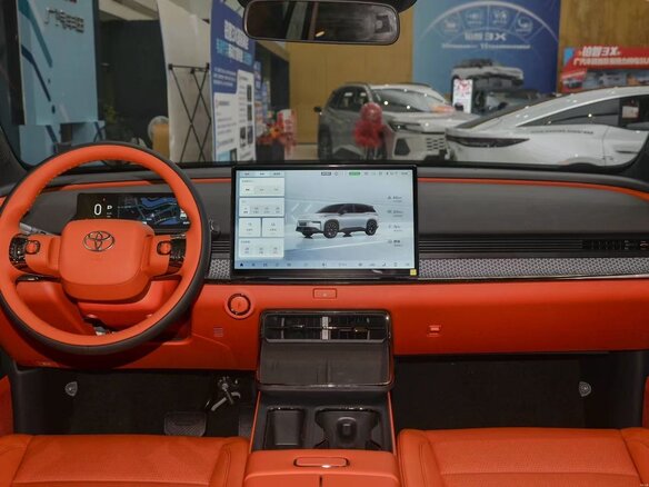 2026 Toyota bZ3X 50 kWh, белый, 2400000 рублей - вид 6
