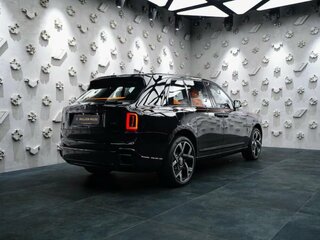 2026 Rolls-Royce Cullinan Black Badge I Рестайлинг (Series II), чёрный, 64490000 рублей, вид 2