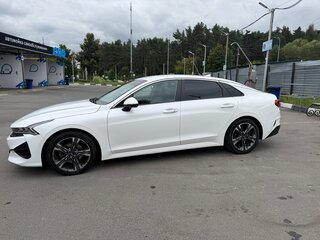 2021 Kia K5 III, белый, 1950000 рублей, вид 4