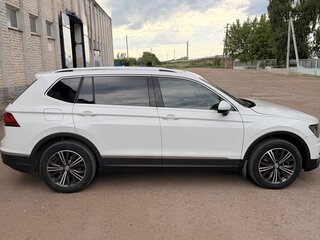 2018 Volkswagen Tiguan Allspace II, белый, 2250000 рублей, вид 2