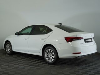 2021 Skoda Octavia IV (A8), белый, 1820000 рублей, вид 2