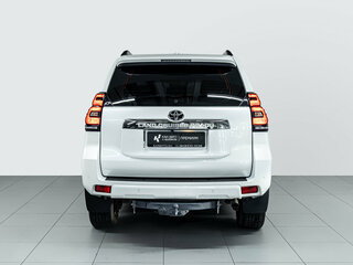 2020 Toyota Land Cruiser Prado 150 Series Рестайлинг 2, белый, 5390000 рублей, вид 5