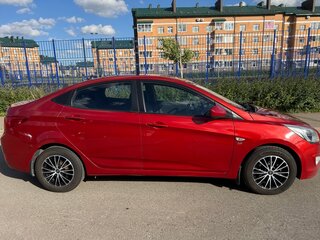 2015 Hyundai Solaris I Рестайлинг, красный, 980000 рублей, вид 4