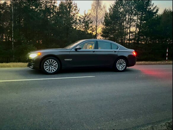 2012 BMW 7 серии 730d xDrive V (F01/F02/F04) Рестайлинг, серый, 2270000 рублей - вид 7