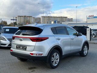 2017 Kia Sportage IV, серебристый, 1675000 рублей, вид 3