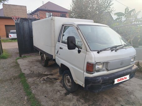 1997 Toyota TownAce, белый, 325000 рублей, вид 2