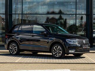 2020 Volkswagen Tiguan II, чёрный, 2125000 рублей, вид 3