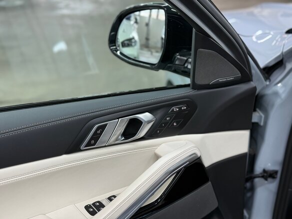 2025 BMW X6 40i III (G06) Рестайлинг, серый, 16380000 рублей - вид 7
