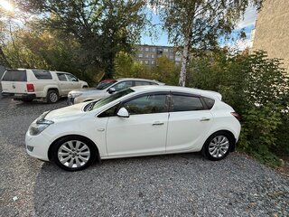 2011 Opel Astra J, белый, 650000 рублей, вид 4