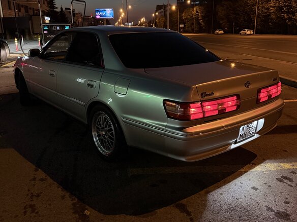 1997 Toyota Mark II VIII (X100), серый, 850000 рублей - вид 4