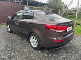 2017 Kia Rio III Рестайлинг, коричневый, 1240000 рублей, вид 4