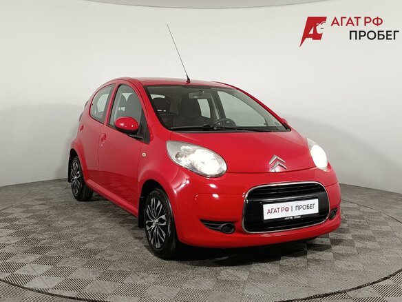 2011 Citroen C1 I Рестайлинг, красный