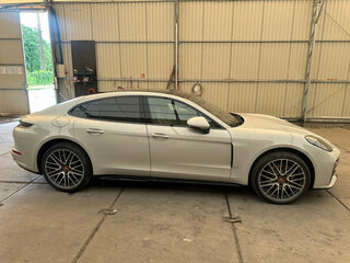 2026 Porsche Panamera 4 III, серый, 22990000 рублей, вид 4