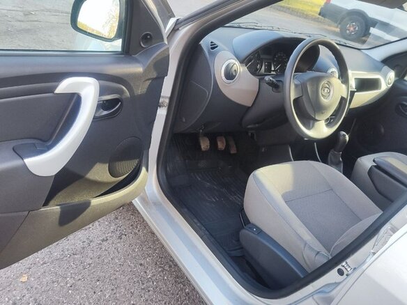 2018 Lada (ВАЗ) Largus I, серебристый, 745000 рублей - вид 6