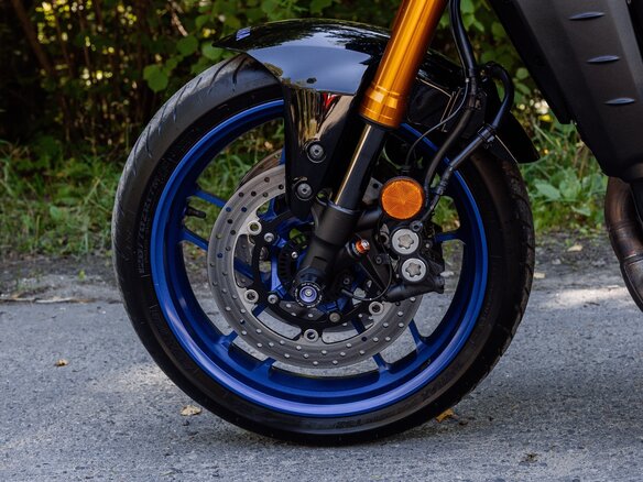 2022 Yamaha MT-09 (FZ-09), серебристый, 1075000 рублей - вид 14
