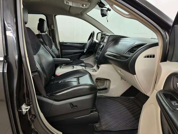 2014 Chrysler Voyager Grand V Рестайлинг, чёрный - вид 12