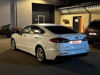 2019 Ford Fusion (North America) II Рестайлинг, белый, 1000000 рублей, вид 3