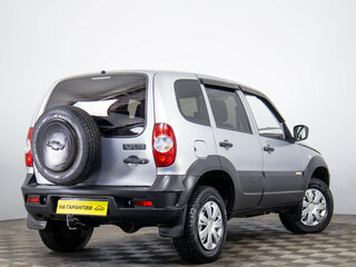 2015 Chevrolet Niva I Рестайлинг, серебристый, 559000 рублей, вид 4