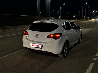 2010 Opel Astra J, белый, 800000 рублей, вид 2