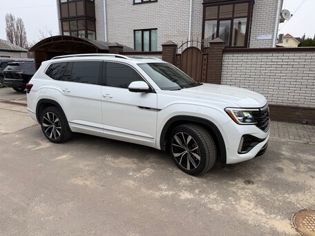 2024 Volkswagen Atlas I Рестайлинг 2, белый, 3800000 рублей, вид 4