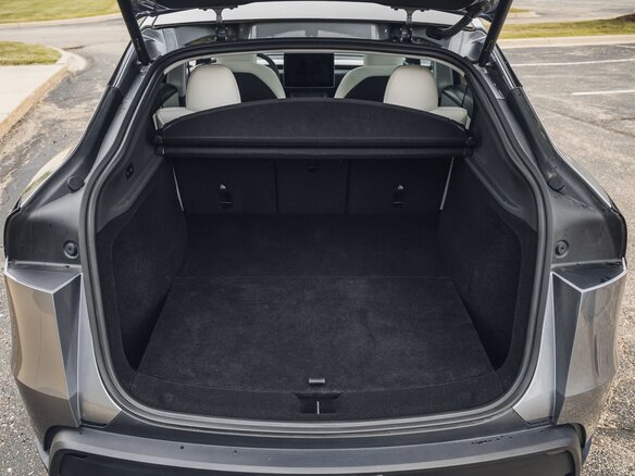 2026 Tesla Model Y Long Range I Рестайлинг, серебристый - вид 16