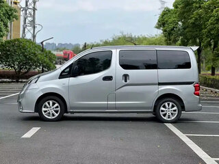 2016 Nissan NV200, серебристый, 1300000 рублей, вид 4