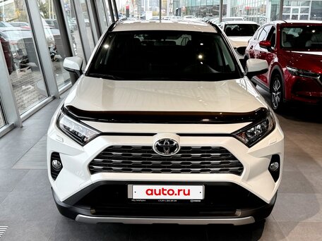 2019 Toyota RAV4 V (XA50), белый, 3690000 рублей, вид 2
