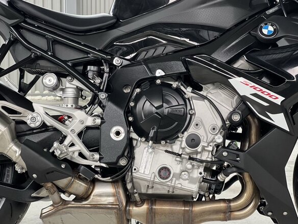 2025 BMW S 1000 R, чёрный, 2199999 рублей - вид 15
