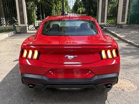 2023 Ford Mustang VII, красный, 6555000 рублей, вид 3