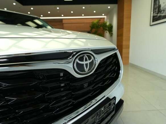 2026 Toyota Highlander IV (XU70), белый - вид 20