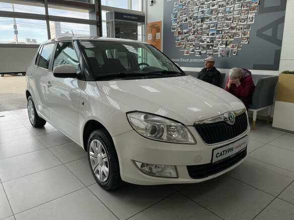 2012 Skoda Fabia II Рестайлинг, белый - вид 3