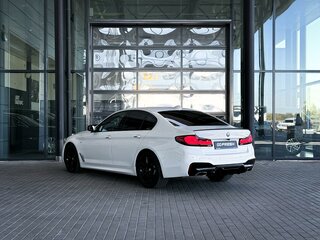 2018 BMW 5 серии 520d xDrive VII (G30/G31/G38), белый, 3465000 рублей, вид 5