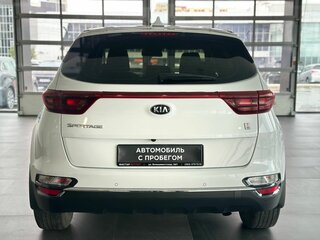 2020 Kia Sportage IV Рестайлинг, белый, 2369000 рублей, вид 5