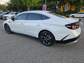 2023 Hyundai Sonata VIII (DN8) Рестайлинг, белый, 2250000 рублей, вид 4