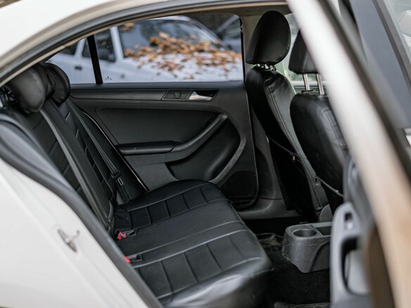 2015 Volkswagen Jetta VI Рестайлинг, белый, 590000 рублей - вид 10