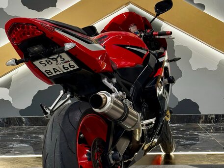 2005 Suzuki GSX-R 600, красный, 550000 рублей, вид 2