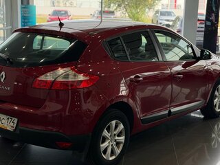 2011 Renault Megane III, красный, 565000 рублей, вид 4
