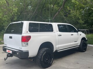 2011 Toyota Tundra CrewMax II, белый, 3870000 рублей, вид 4