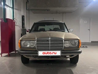 1984 Mercedes-Benz W123 230, золотистый, 570000 рублей, вид 1
