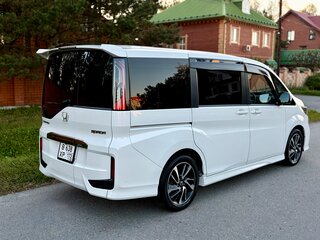 2019 Honda Stepwgn V Рестайлинг, белый, 2590000 рублей, вид 4