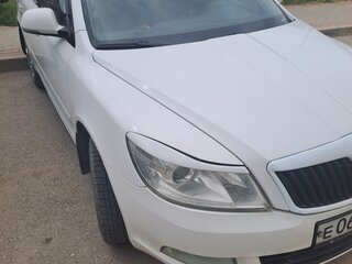 2011 Skoda Octavia II (A5) Рестайлинг, белый, 900000 рублей, вид 2