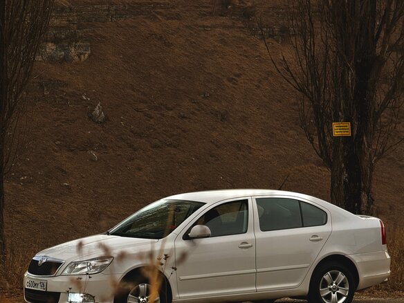 2011 Skoda Octavia II (A5) Рестайлинг, белый, 800000 рублей - вид 5