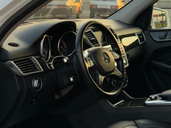 2014 Mercedes-Benz M-Класс 400 III (W166), белый, 2650000 рублей - вид 8