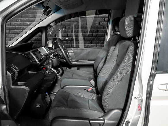 2010 Honda Stepwgn Spada IV, серый - вид 11