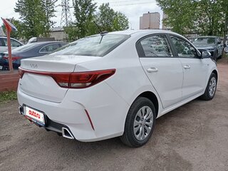 2021 Kia Rio IV Рестайлинг, белый, 1581000 рублей, вид 3