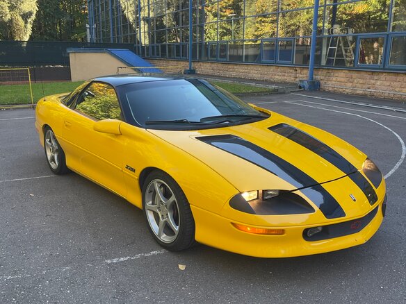 1993 Chevrolet Camaro IV, жёлтый, 1450000 рублей - вид 1